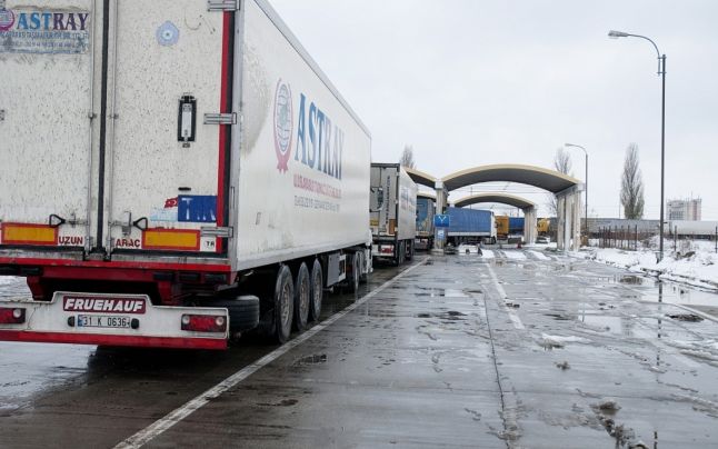 CONTINUĂ BLOCAJELE ÎN VAMA GIURGIU POLIȚIA DE FRONTIERĂ EXPLICĂ